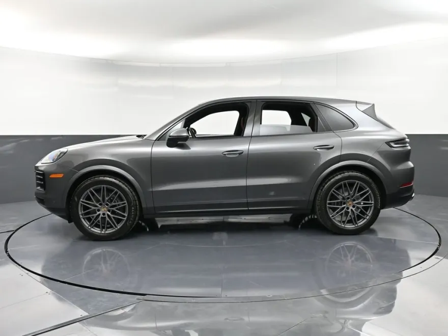 2025 Porsche Cayenne photo 1