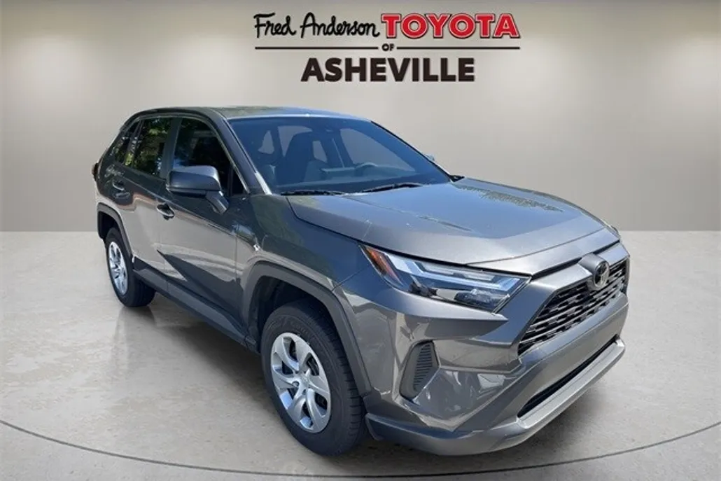 2023 Toyota RAV4 LE photo 1