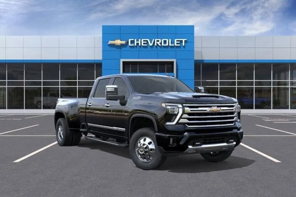 2026 Chevrolet Silverado 3500HD High Country photo 1