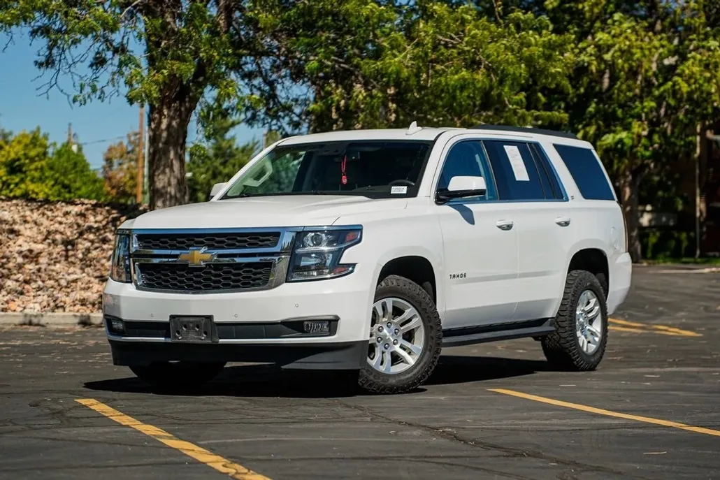 2019 Chevrolet Tahoe LT photo 1