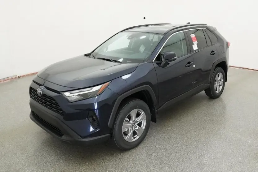 2025 Toyota RAV4 XLE photo 1