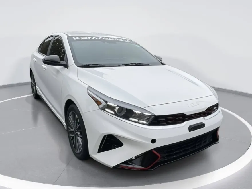 2022 Kia Forte GT-Line photo 1
