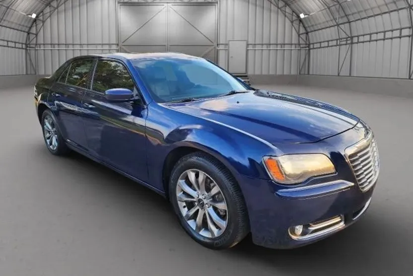 2014 Chrysler 300 photo 1