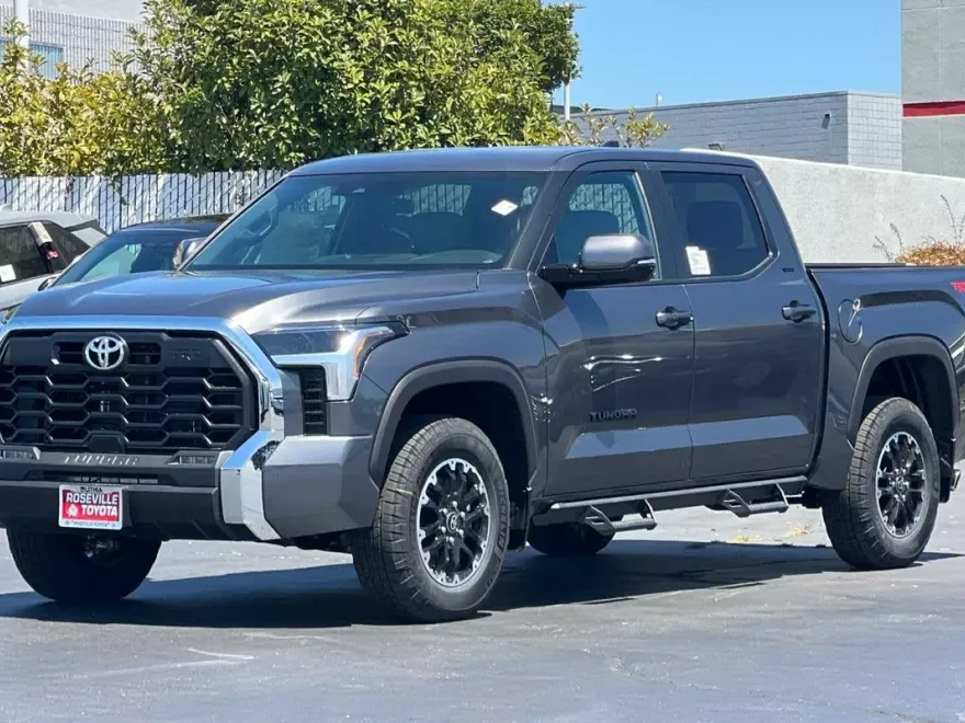 2025 Toyota Tundra SR5 photo 1