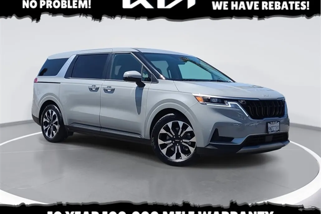 2024 Kia Carnival EX photo 1