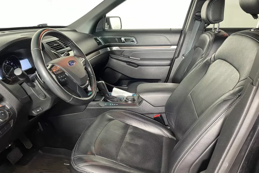 2017 Ford Explorer Limited photo 1