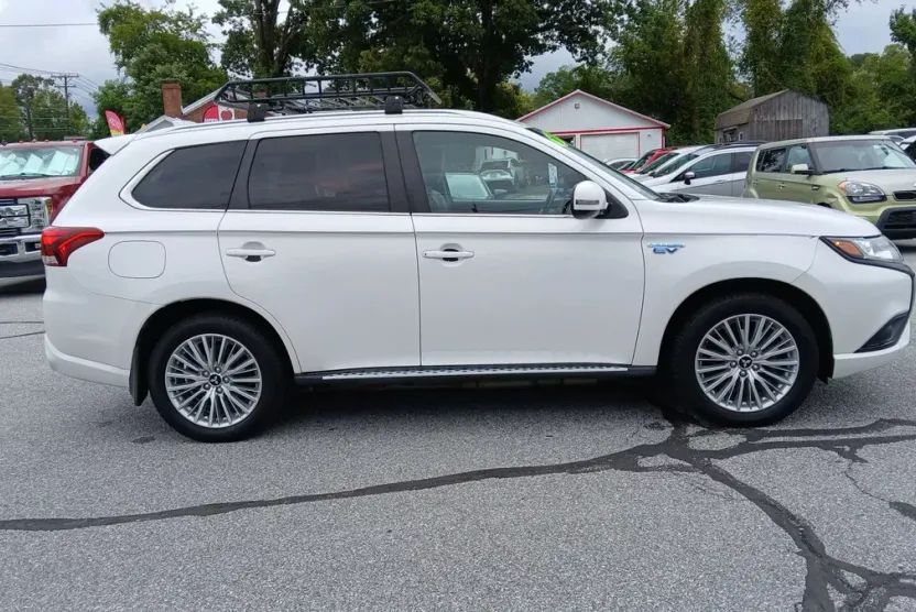 2019 Mitsubishi Outlander PHEV SEL photo 1