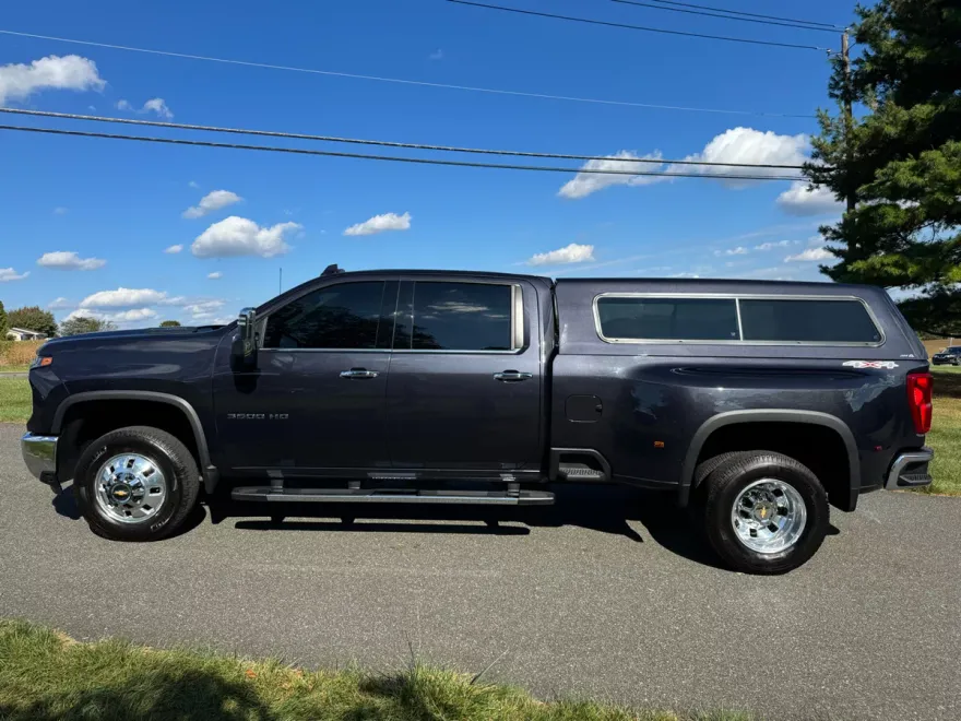 2024 Chevrolet Silverado 3500HD LTZ photo 1