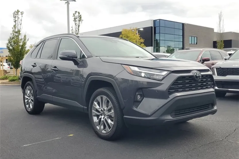 2023 Toyota RAV4 XLE Premium photo 1