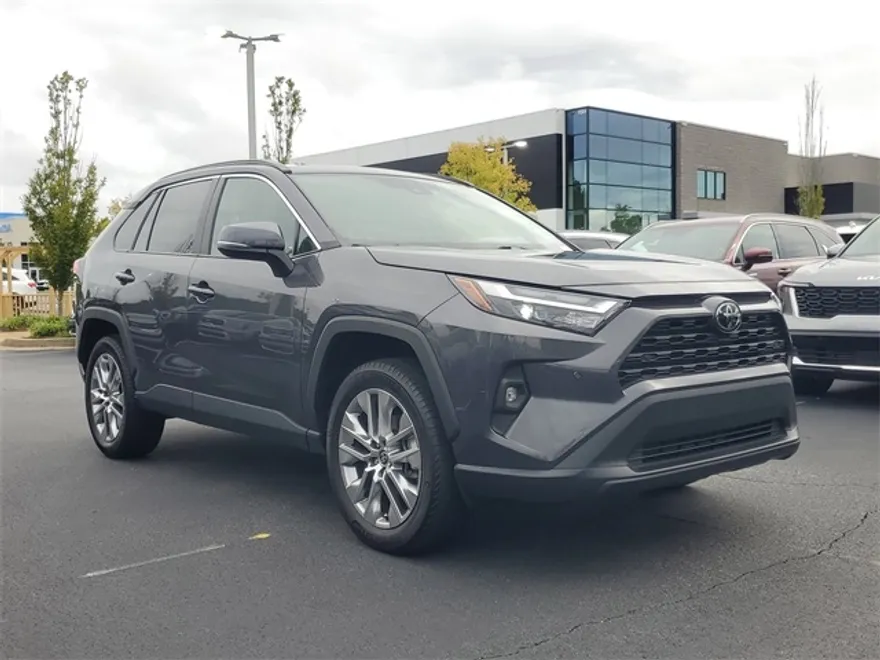 2023 Toyota RAV4 XLE Premium photo 1
