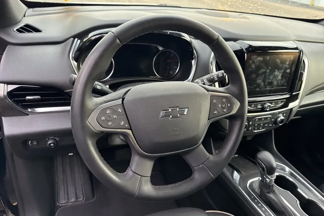 2023 Chevrolet Traverse Premier photo 1