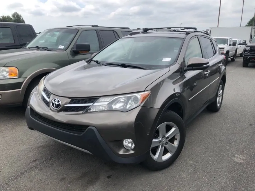 2014 Toyota RAV4 XLE photo 1