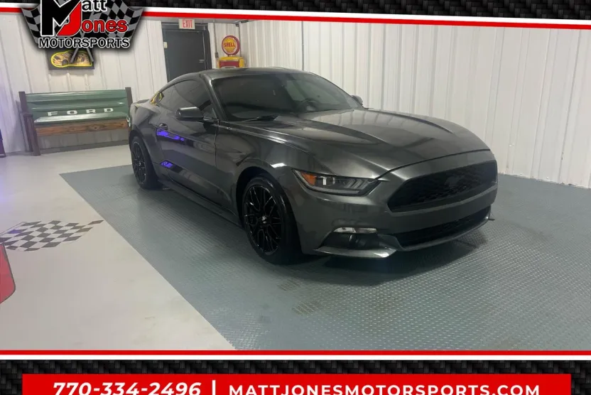 2015 Ford Mustang V6 photo 1