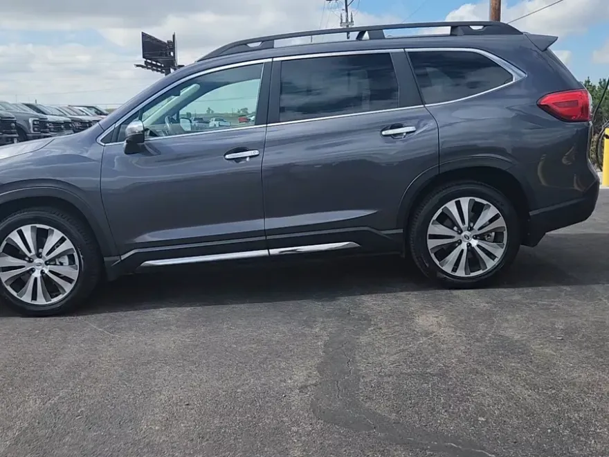 2022 Subaru Ascent Touring photo 1