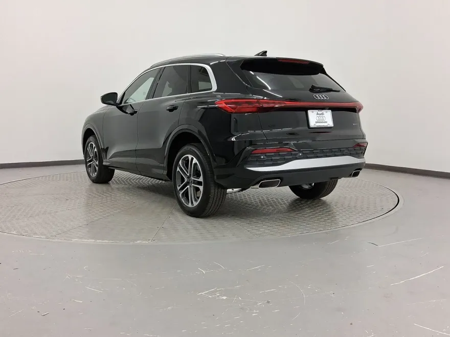 2025 Audi Q5 2.0T Premium Plus photo 1