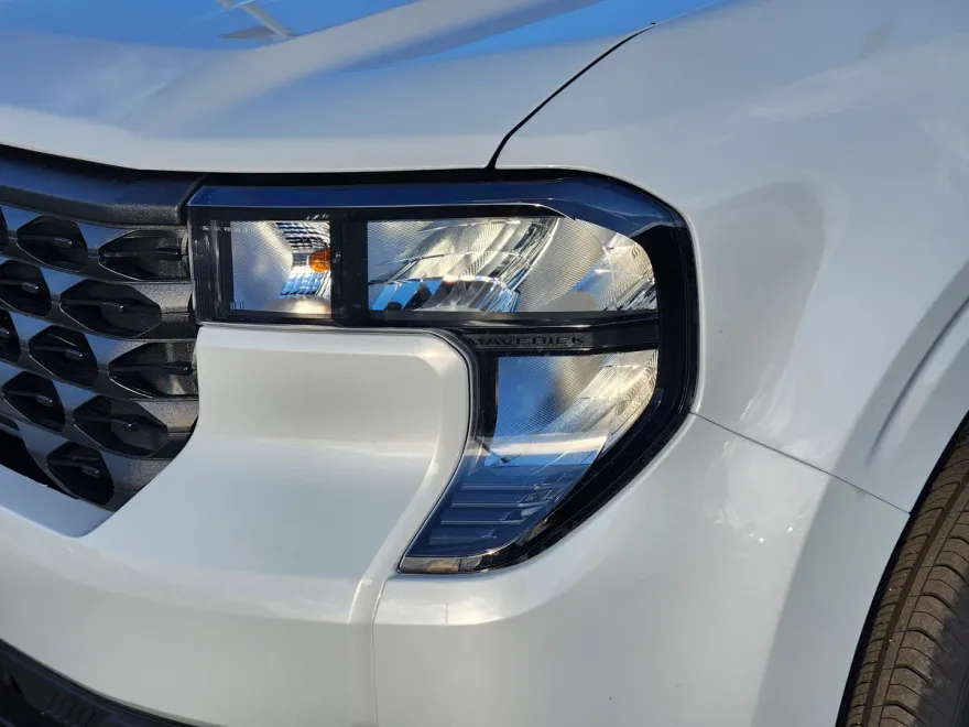 2025 Ford Maverick XL photo 1