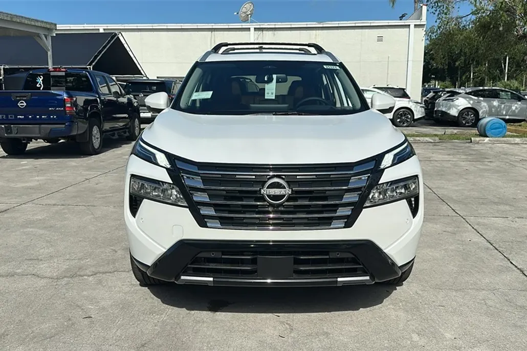 2025 Nissan Rogue Platinum photo 1