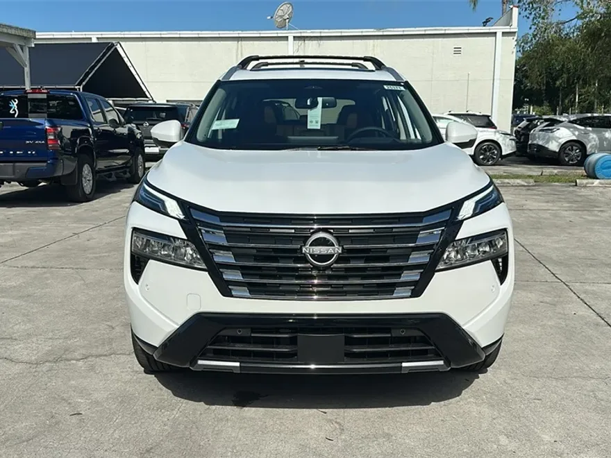 2025 Nissan Rogue Platinum photo 1