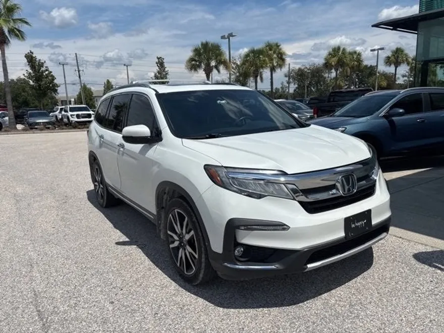 2022 Honda Pilot Touring photo 1