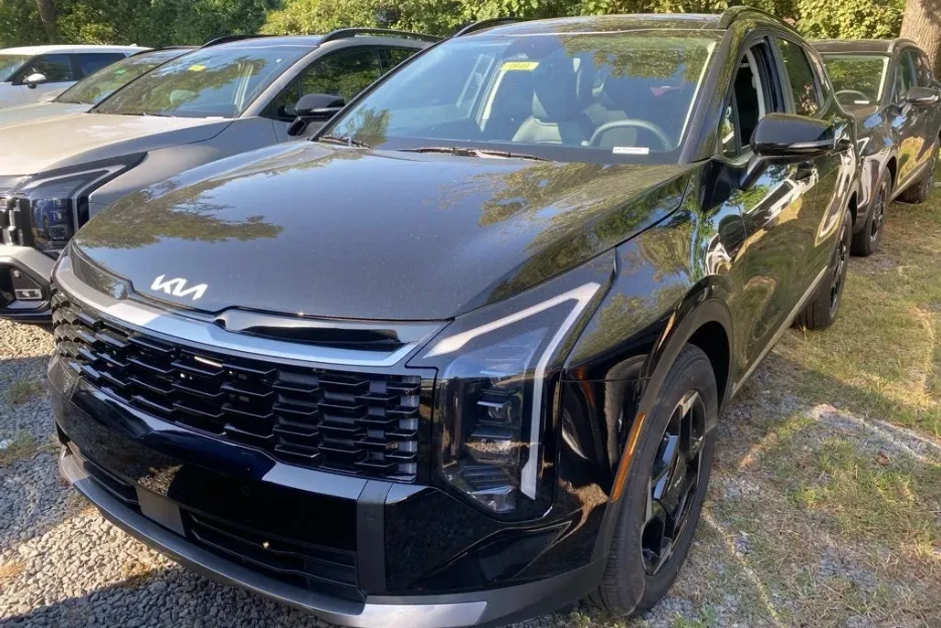2026 Kia Sportage EX photo 1