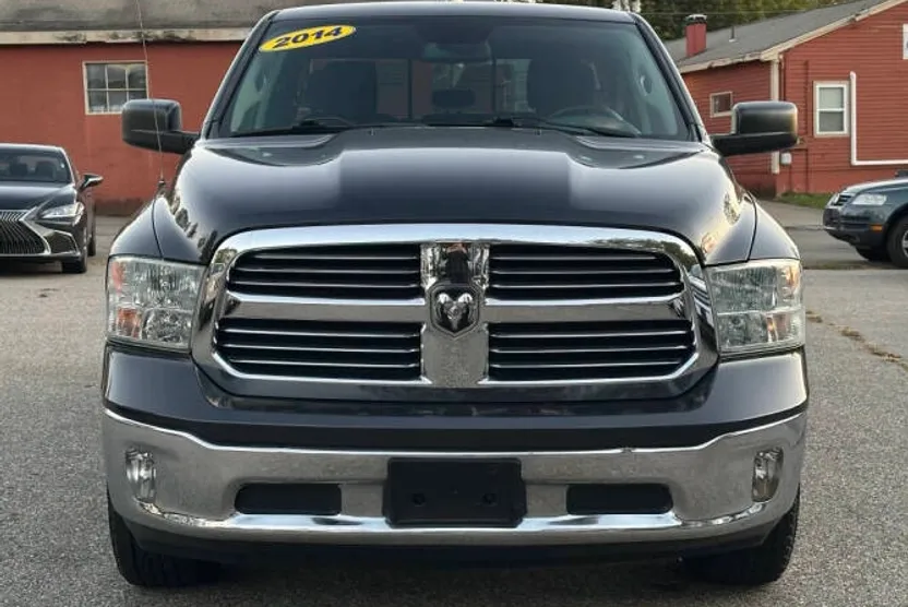 2014 Ram 1500 SLT photo 1