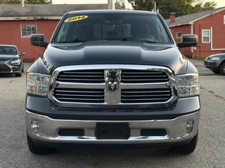 2014 Ram 1500 SLT photo 1
