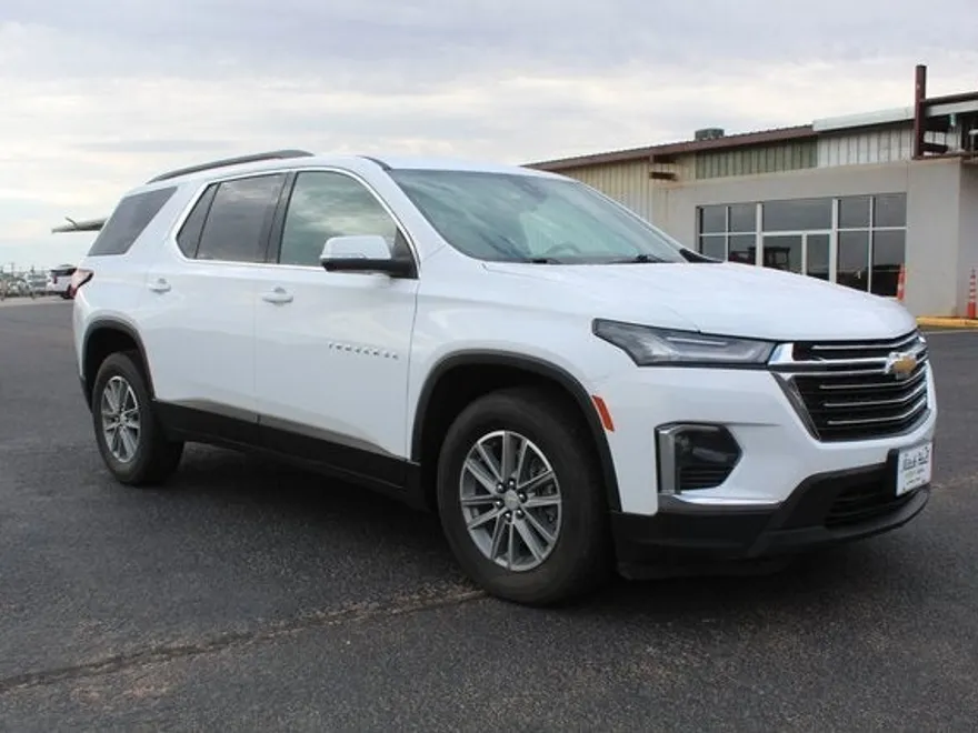 2022 Chevrolet Traverse Leather photo 1