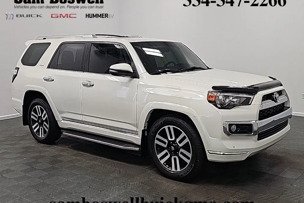 2017 Toyota 4Runner SR5 photo 1