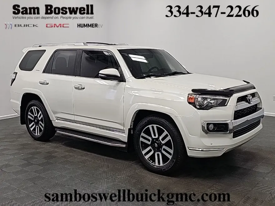 2017 Toyota 4Runner SR5 photo 1
