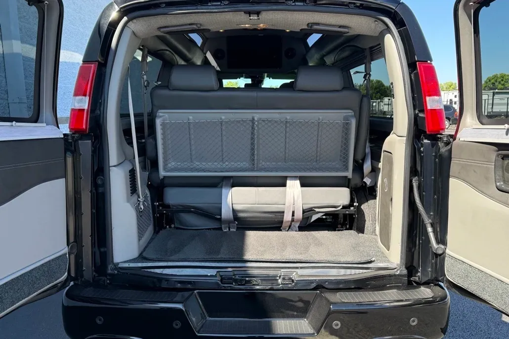 2019 Gmc Savana photo 1