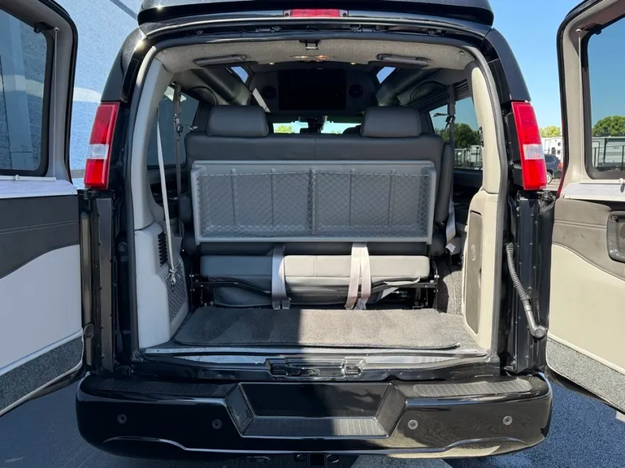 2019 Gmc Savana photo 1