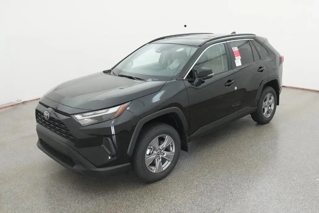 2025 Toyota RAV4 XLE photo 1