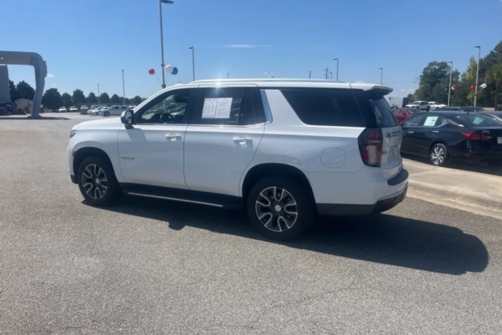 2021 Chevrolet Tahoe LT photo 1