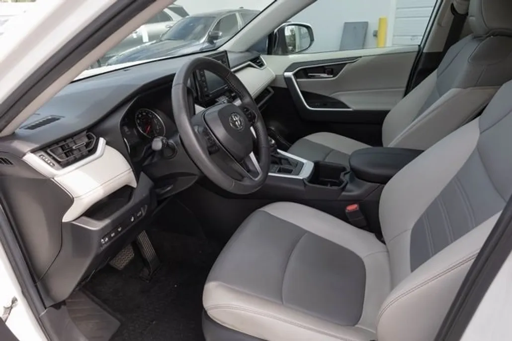 2022 Toyota RAV4 XLE Premium photo 1
