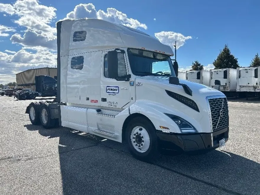 2022 Volvo Truck VNL photo 1