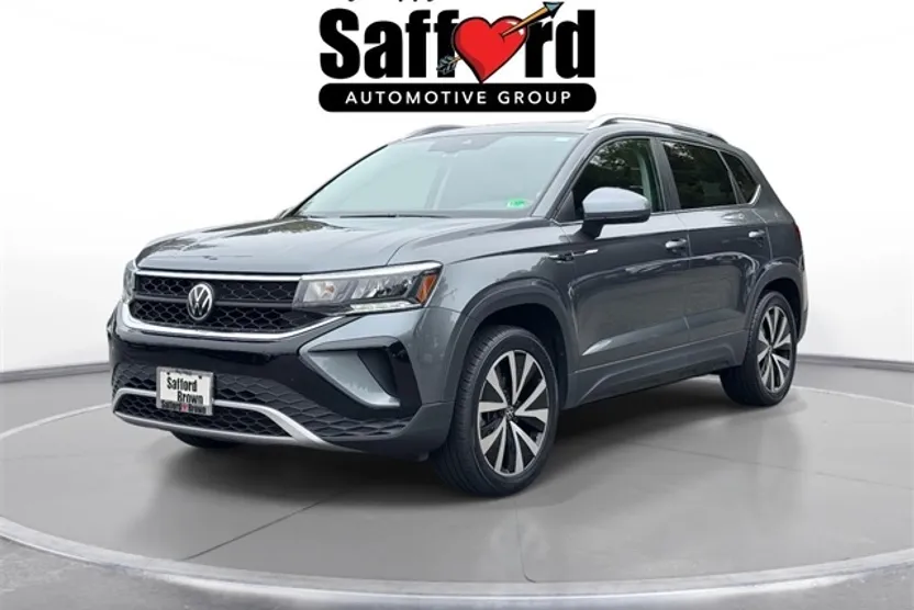 2023 Volkswagen Taos SE photo 1