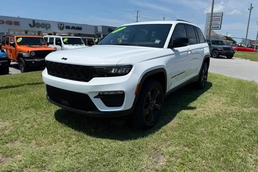 2025 Jeep Grand Cherokee Limited photo 1