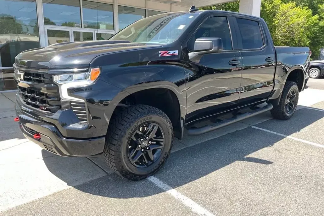 2024 Chevrolet Silverado 1500 LT Trail Boss photo 1