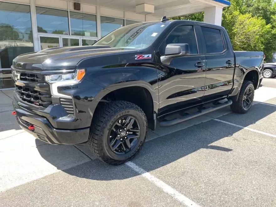 2024 Chevrolet Silverado 1500 LT Trail Boss photo 1