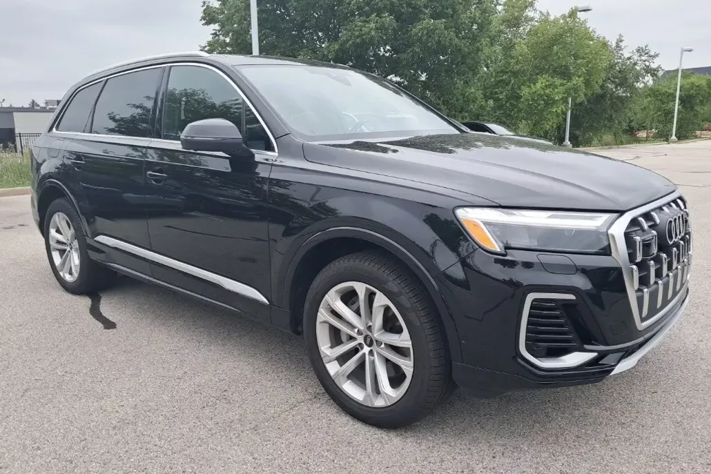 2025 Audi Q7 55 Premium Plus photo 1