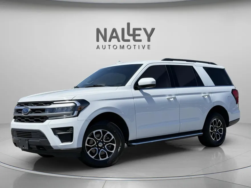 2023 Ford Expedition XLT photo 1