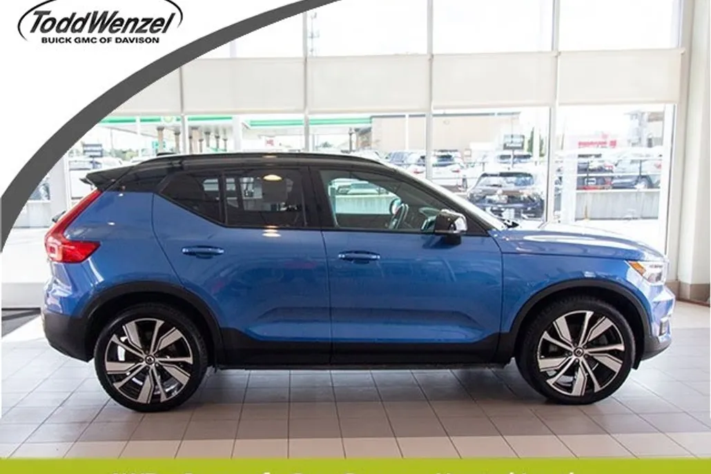 2021 Volvo XC40 Recharge photo 1