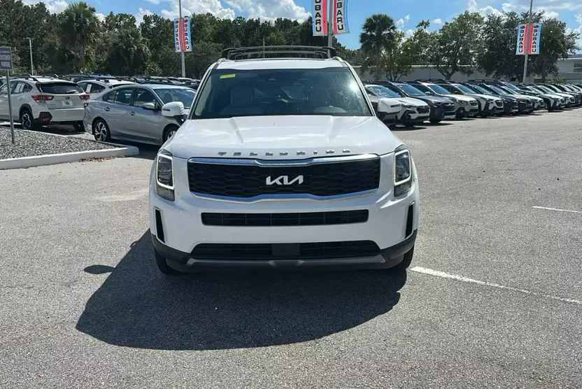 2022 Kia Telluride S photo 1