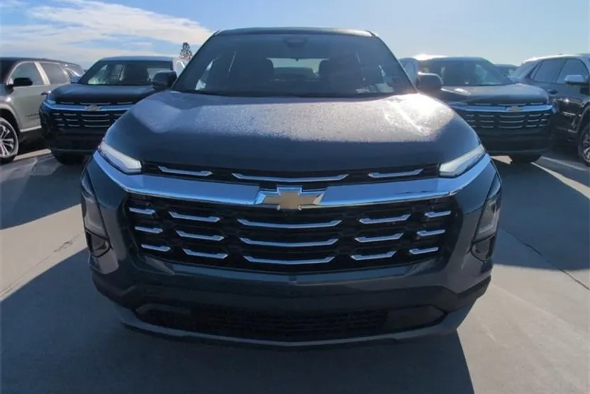 2026 Chevrolet Equinox LT photo 1