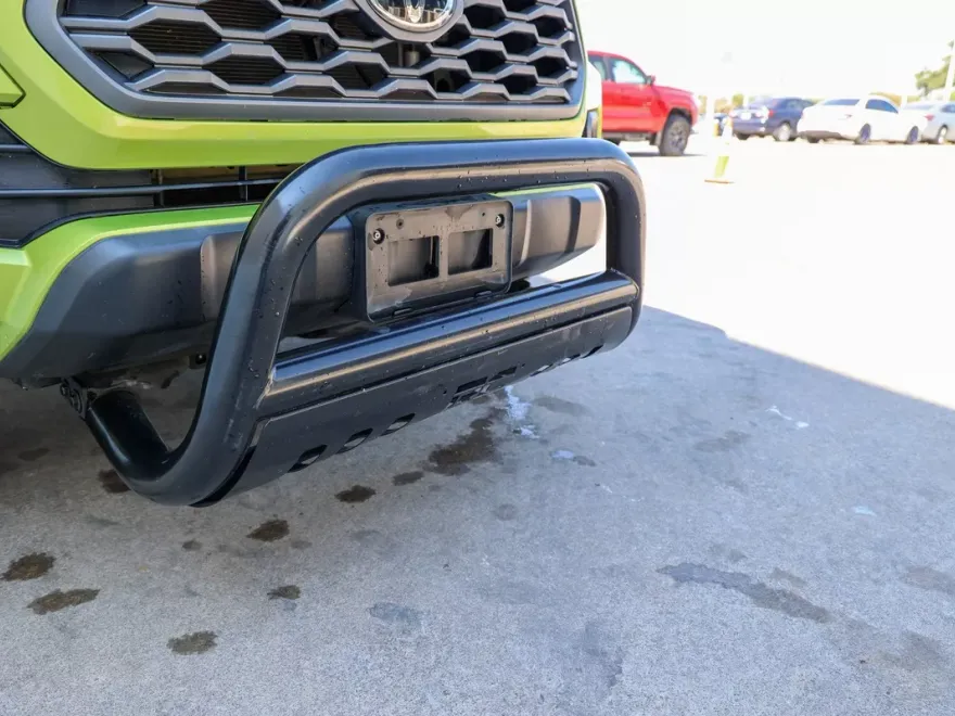 2023 Toyota Tacoma TRD photo 1