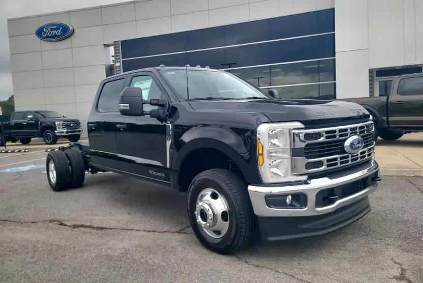 2026 Ford F-350 XLT photo 1