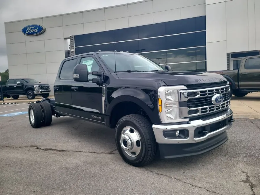 2026 Ford F-350 XLT photo 1