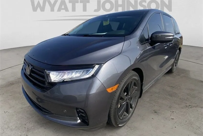 2023 Honda Odyssey Touring photo 1