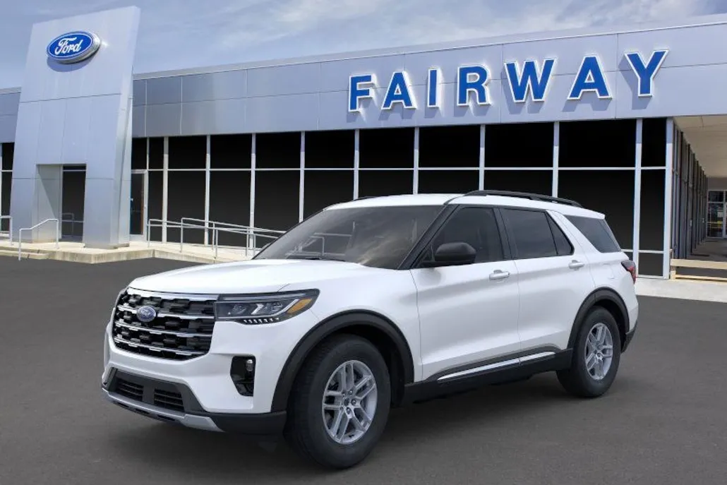 2025 Ford Explorer photo 1