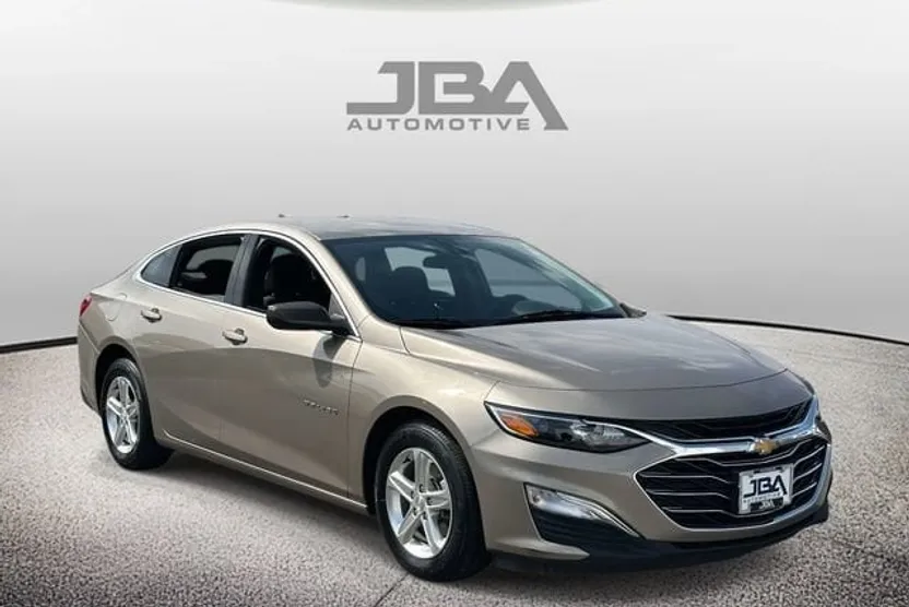2022 Chevrolet Malibu LS photo 1